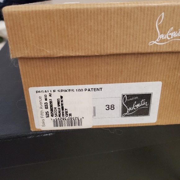 Louboutin - Picture 5 of 6